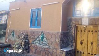 درب ورودی اقامتگاه بوم گردی بابا غلام - برزک کاشان - روستای ویدوج
